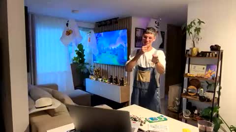   online show from 10-31-25, 10:33