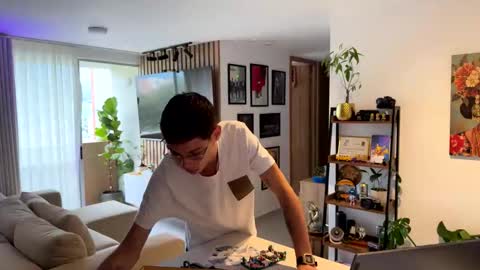 Snapshot of morgan_hiller chatting on 11-15-25, 09:00 online show from 11-15-25, 09:00