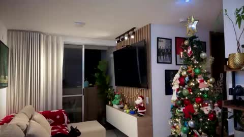 Snapshot of morgan_hiller chatting on 01-11-26, 01:43 online show from 01-11-26, 01:43