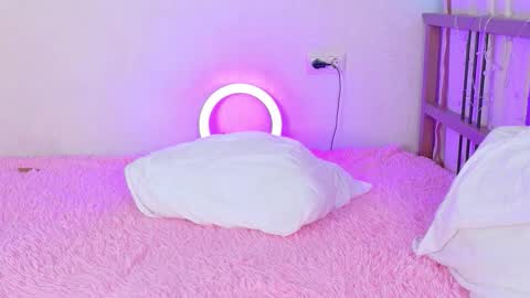 Emilia online show from 03-08-26, 03:32