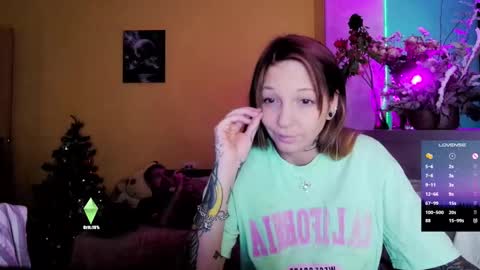 Snapshot of morningxxxtar chatting on 01-12-26, 08:25 Lucy online show from 01-12-26, 08:25