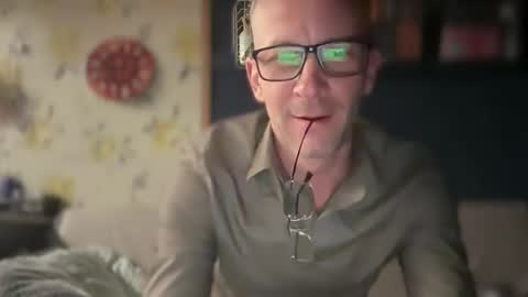 MORRIS 007 online show from 02-11-26, 10:48