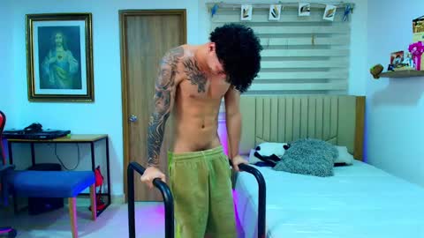 Snapshot of morthy_downey chatting on 02-20-25, 03:30 Morthy online show from 02-20-25, 03:30