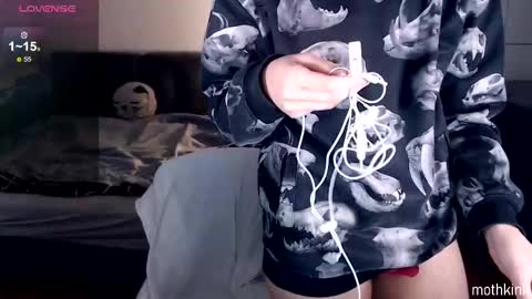 mothkink Moth  -  online show from 11-12-25, 05:46