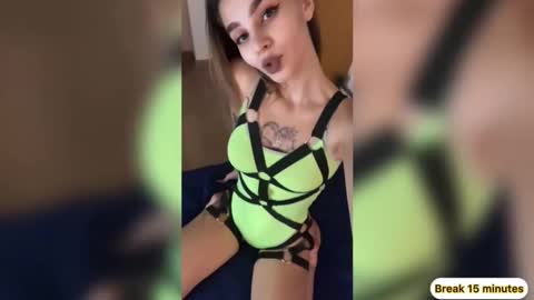 Snapshot of moto_ponchik chatting on 10-18-25, 05:32 Kris online show from 10-18-25, 05:32