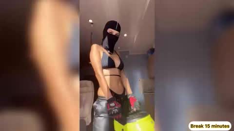 Snapshot of moto_ponchik chatting on 10-21-25, 06:25 Kris online show from 10-21-25, 06:25