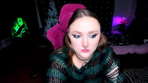 Snapshot of motorkate chatting on 12-15-24, 04:04 motorkate online show from 12-15-24, 04:04