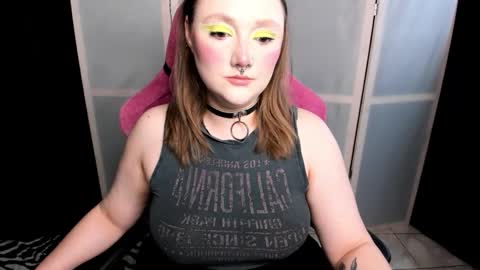 Snapshot of motorkate chatting on 10-19-25, 09:48 motorkate online show from 10-19-25, 09:48