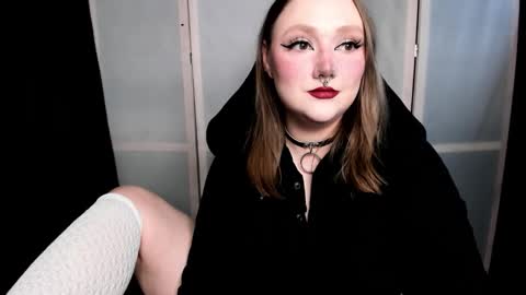 Snapshot of motorkate chatting on 11-13-25, 08:41 motorkate online show from 11-13-25, 08:41