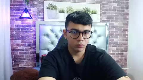 Mou Fly online show from 10-01-25, 11:49