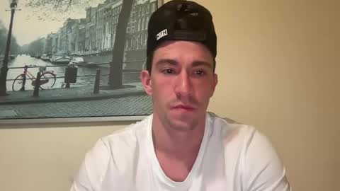 Snapshot of movedto305 chatting on 10-30-25, 04:03 movedto305 online show from 10-30-25, 04:03