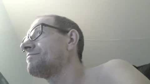 Frederik online show from 02-04-25, 01:06