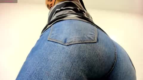 Snapshot of moxa_hot chatting on 09-20-25, 01:45 moxa hot online show from 09-20-25, 01:45