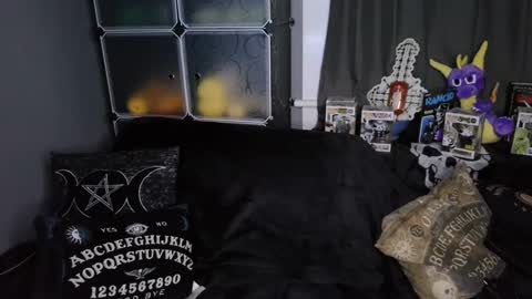 Moxxxie Morbid online show from 01-10-25, 02:04