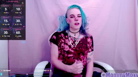 Snapshot of moxynverve chatting on 01-11-25, 07:05 Moxy online show from 01-11-25, 07:05