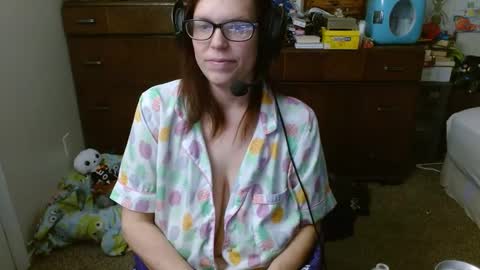 Mr and Mrs Dragon online show from 02-13-25, 05:44