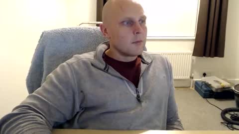 Mr Baldy Likes to Chat online show from 10-10-25, 11:37