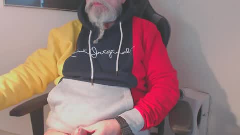 mr_boombastic2021 online show from 01-04-25, 10:16