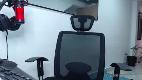 chris online show from 10-05-25, 01:20