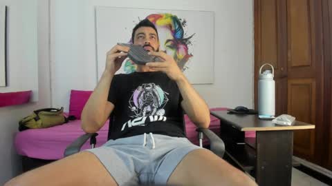 Snapshot of mr_jagz chatting on 01-27-25, 12:43 Mr Jagz online show from 01-27-25, 12:43