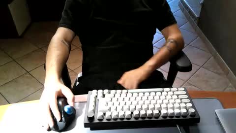 Snapshot of mr_kaa chatting on 09-21-25, 01:35 mr_kaa online show from 09-21-25, 01:35