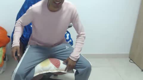 Snapshot of mr_max__ chatting on 02-16-26, 05:42 Max online show from 02-16-26, 05:42