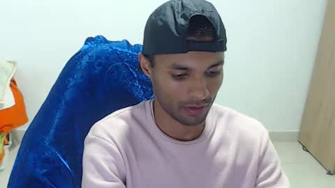 Snapshot of mr_max__ chatting on 02-20-26, 01:02 Max online show from 02-20-26, 01:02