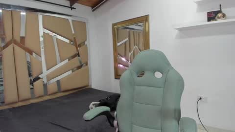 MIKEE online show from 01-13-25, 03:01