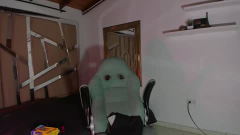 MIKEE online show from 01-25-25, 03:09