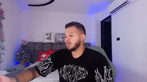 MIKEE online show from 01-07-26, 03:09