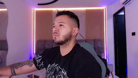MIKEE online show from 05-03-26, 03:01