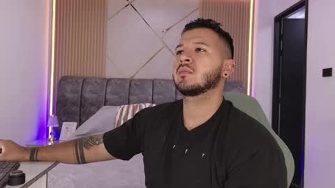 MIKEE online show from 05-06-26, 03:02