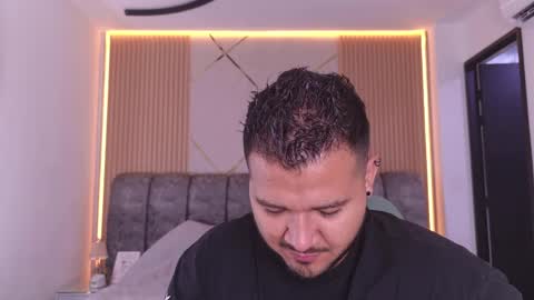 MIKEE online show from 05-13-26, 03:04