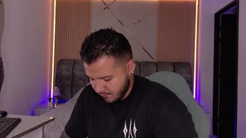 MIKEE online show from 06-17-26, 03:09