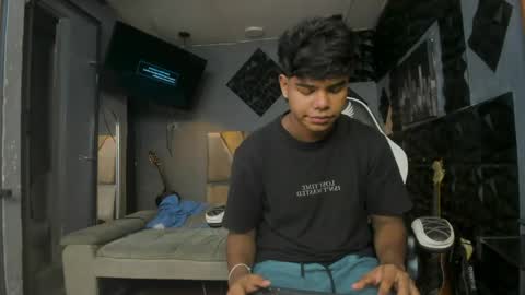 Snapshot of mr_mois chatting on 04-13-26, 06:08 mr_mois online show from 04-13-26, 06:08