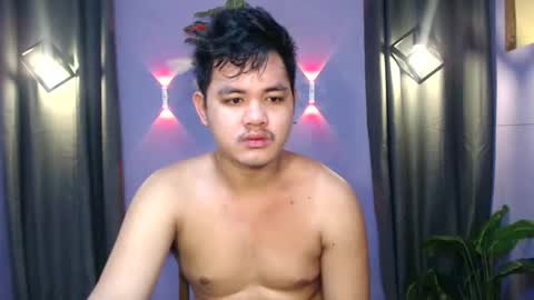 Snapshot of mr_olivercummerx chatting on 10-13-25, 01:27 mr_olivercummerx online show from 10-13-25, 01:27