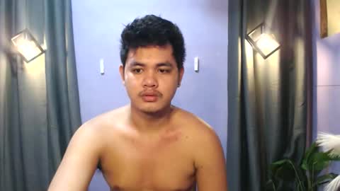 Snapshot of mr_olivercummerx chatting on 10-21-25, 01:39 mr_olivercummerx online show from 10-21-25, 01:39