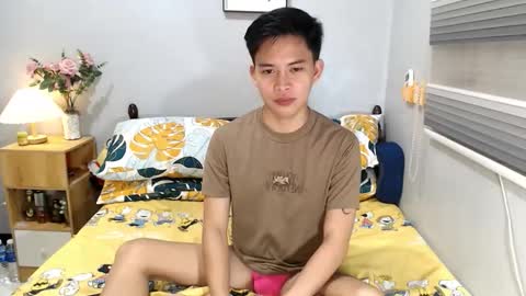 Snapshot of mr_squidcock chatting on 11-06-25, 02:34 KYLE online show from 11-06-25, 02:34