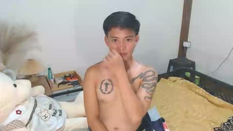 Snapshot of mr_squidcock chatting on 03-17-26, 10:40 KYLE online show from 03-17-26, 10:40