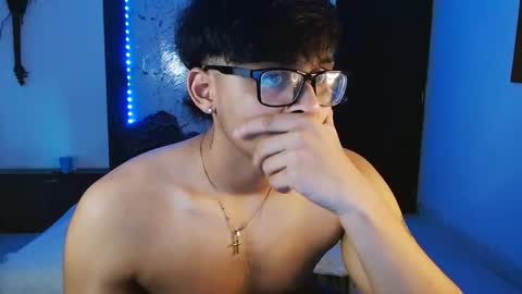 Snapshot of mr_yisuz chatting on 06-08-26, 12:05 yisuz online show from 06-08-26, 12:05