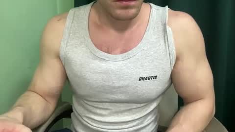 Snapshot of mrbiceps_23 chatting on 12-11-24, 08:18 Mrbiceps23 online show from 12-11-24, 08:18