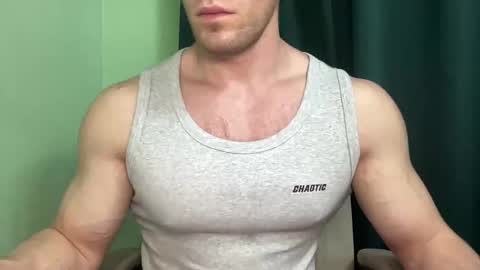 Snapshot of mrbiceps_23 chatting on 12-25-24, 12:15 Mrbiceps23 online show from 12-25-24, 12:15