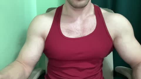 Snapshot of mrbiceps_23 chatting on 01-31-25, 08:01 Mrbiceps23 online show from 01-31-25, 08:01
