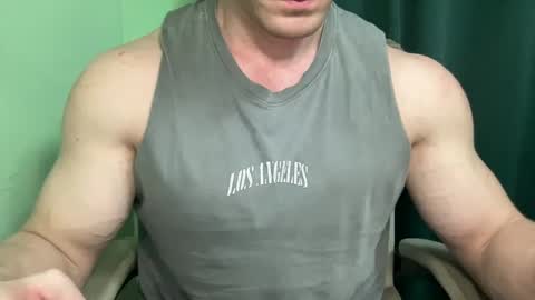 Snapshot of mrbiceps_23 chatting on 02-05-25, 06:37 Mrbiceps23 online show from 02-05-25, 06:37