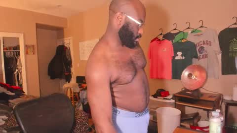 Snapshot of mrchuckdailyxxx chatting on 01-13-26, 05:35 Chuck Daily online show from 01-13-26, 05:35