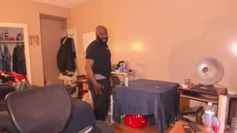 Snapshot of mrchuckdailyxxx chatting on 02-20-26, 10:05 Chuck Daily online show from 02-20-26, 10:05