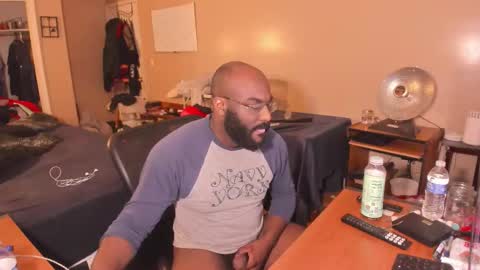 Snapshot of mrchuckdailyxxx chatting on 02-25-26, 10:36 Chuck Daily online show from 02-25-26, 10:36