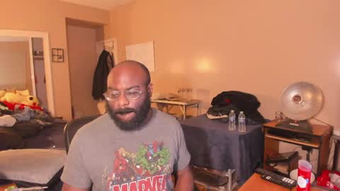 Snapshot of mrchuckdailyxxx chatting on 04-16-26, 03:18 Chuck Daily online show from 04-16-26, 03:18