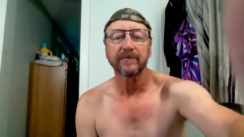 mrcumstain online show from 10-29-25, 07:04