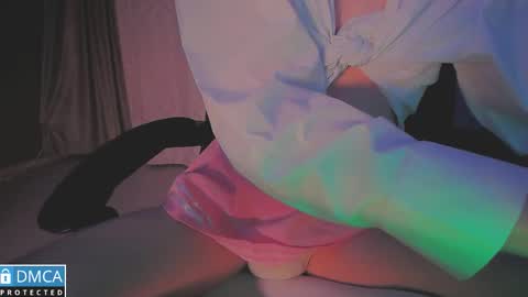 Snapshot of mrediana chatting on 05-13-26, 10:17 mrediana online show from 05-13-26, 10:17